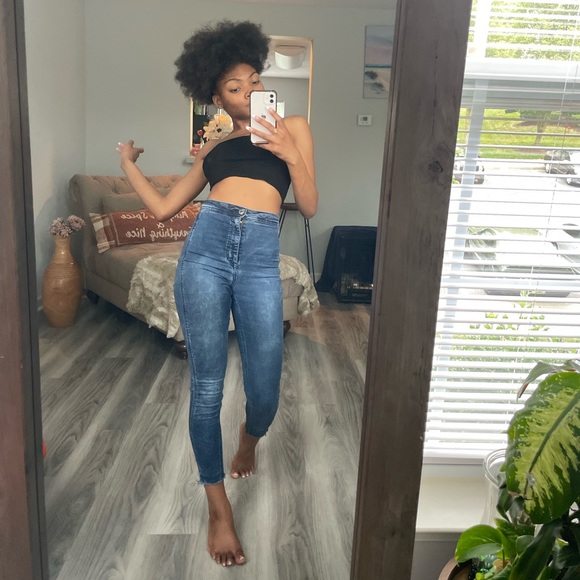 Black Halter Crop Top - Picture 5 of 11